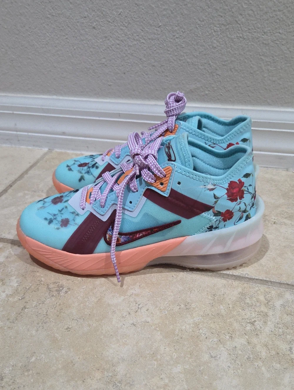 NIKE LeBron 18 Low x Mimi PlangeDaughters-Size:5Y